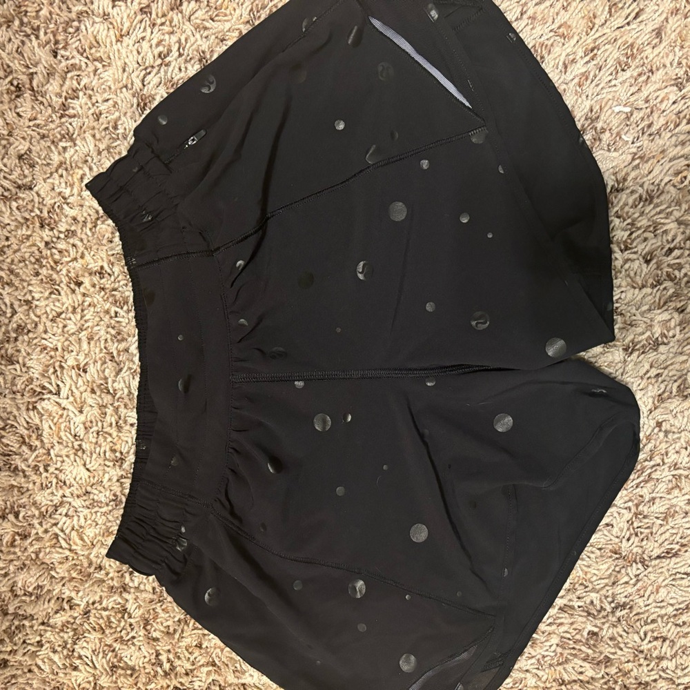 Lululemon Black Hotty Hot 4”